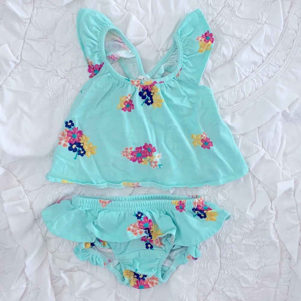 Cute little outfit 6-9 months
